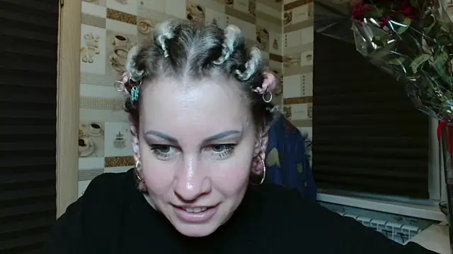 Snapshot of TherestlessKitty chatting on May 10, 10:48 pm TherestlessKitty online show from May 10, 10:48 pm