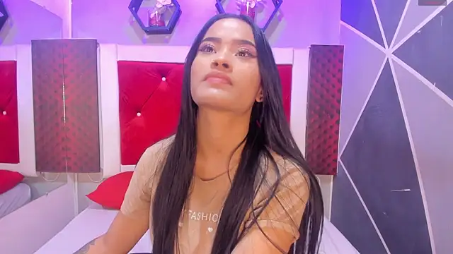 Karoll014 online show from December 2, 12:10 pm