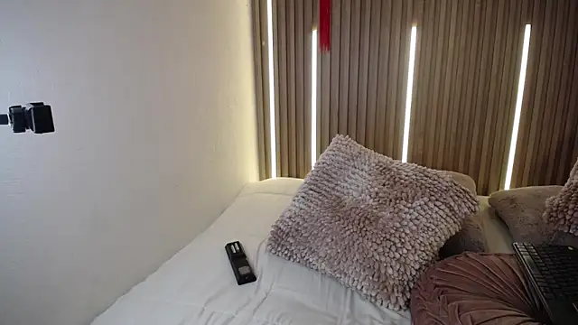 Tayzon Foxxx online show from March 12, 8:26 pm