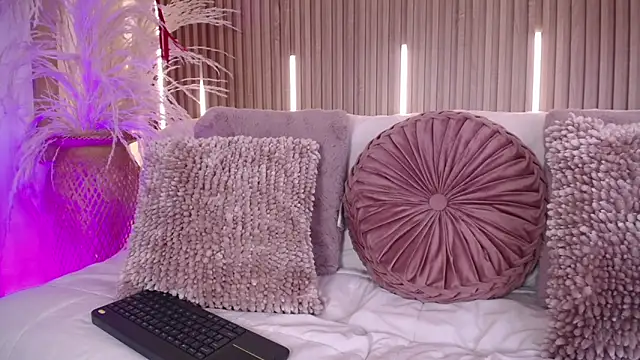 Tayzon Foxxx online show from March 27, 8:30 pm