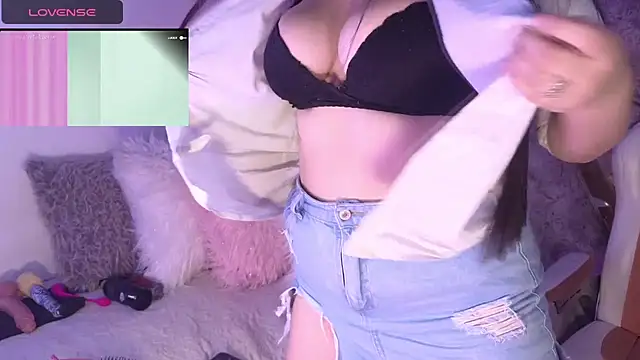 Snapshot of mikuru_hara chatting on March 6, 3:35 am mikuru hara online show from March 6, 3:35 am