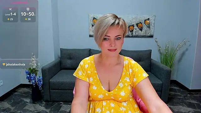 Julia Wilsone online show from November 1, 6:59 am