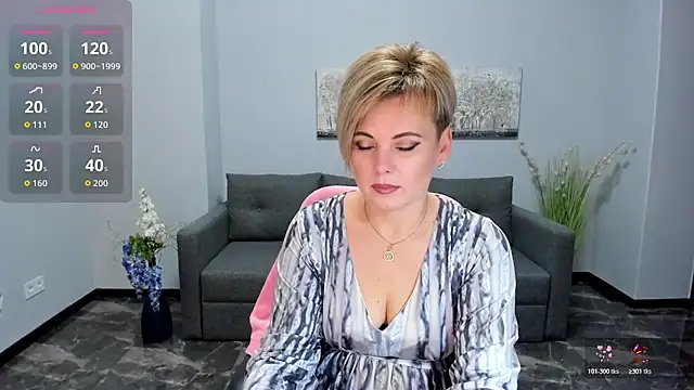 Julia Wilsone online show from December 2, 6:41 am