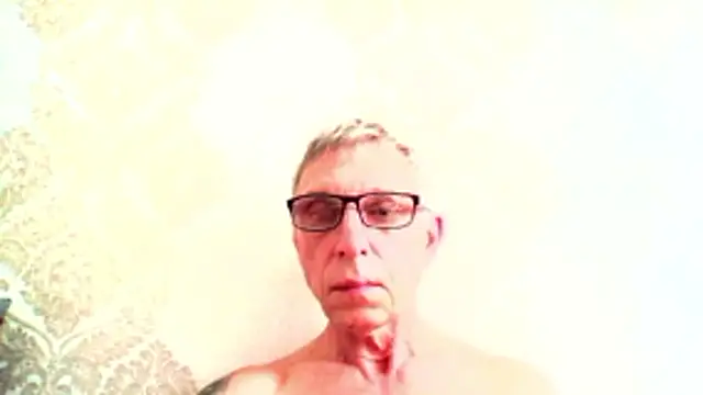 Snapshot of BobbyXRoyal chatting on June 30, 10:16 am BobbyXRoyal online show from June 30, 10:16 am