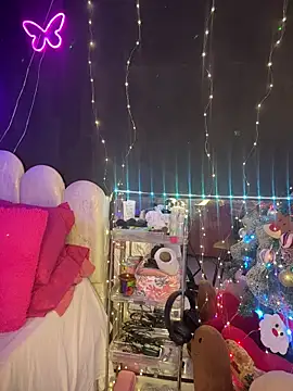 AlisonHoot69 online show from December 17, 4:07 am