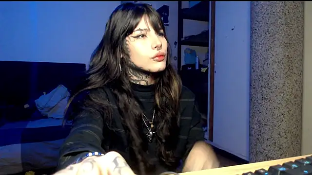 Snapshot of xdirtyvenomx chatting on December 16, 12:59 am xdirtyvenomx online show from December 16, 12:59 am