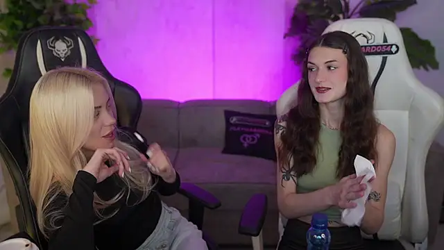 Britney054 online show from February 3, 3:50 pm