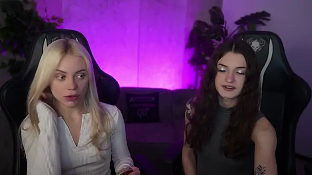 Britney054 online show from February 15, 4:14 pm