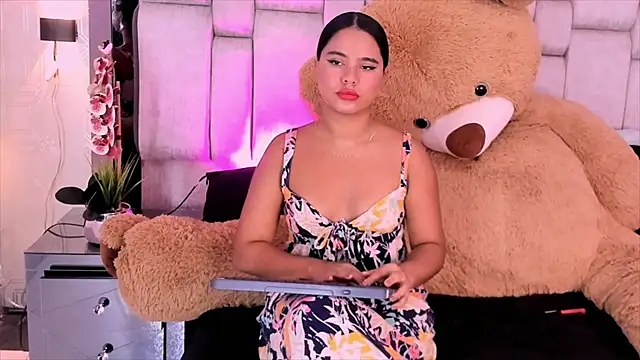 Marilyn-Cooper online show from December 15, 7:24 am