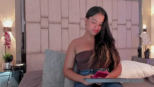 Marilyn-Cooper online show from March 5, 7:49 am