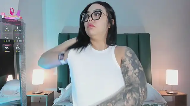 juicy led  online show from February 27, 11:10 am