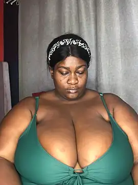 Snapshot of bustytitsxxx chatting on December 9, 10:22 am bustytitsxxx online show from December 9, 10:22 am