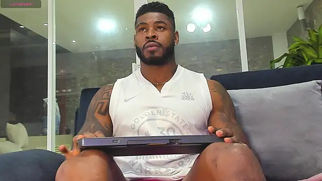 Makonneen online show from December 24, 3:05 am