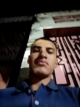 Snapshot of Rogersmit2 chatting on May 6, 1:36 am Rogersmit2 online show from May 6, 1:36 am