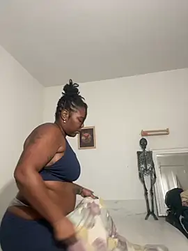 Goddess Nafeesha online show from November 6, 9:15 pm