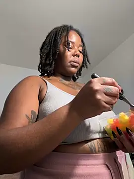 Goddess Nafeesha online show from November 16, 5:18 pm