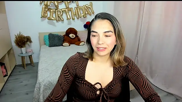 Snapshot of Alexa_Dolly12 chatting on August 1, 5:50 am Alexa Dolly12 online show from August 1, 5:50 am