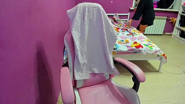 Lika8234 online show from December 18, 9:21 pm