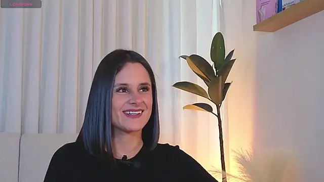 Snapshot of Alice_milf_ chatting on July 3, 1:17 pm Alice milf online show from July 3, 1:17 pm