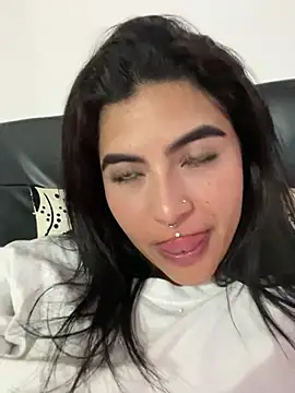 Snapshot of _luna_torres chatting on March 13, 4:38 am  luna torres online show from March 13, 4:38 am