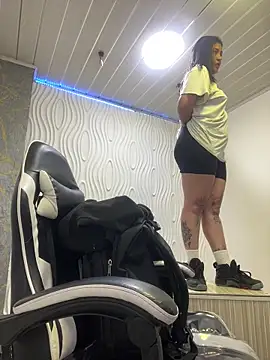  luna torres online show from April 21, 12:44 pm