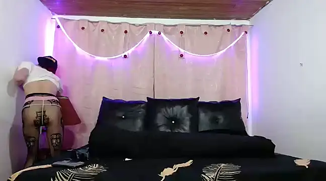 Snapshot of Red_Hinata_ chatting on January 28, 12:00 pm Red Hinata online show from January 28, 12:00 pm