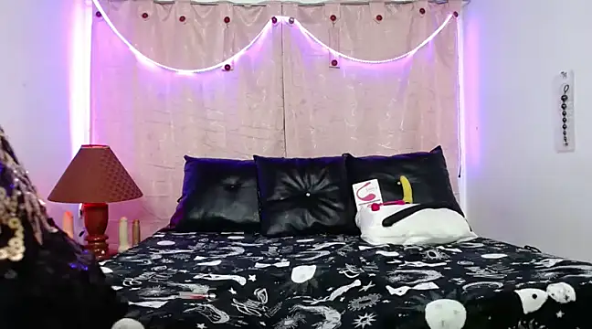 Snapshot of Red_Hinata_ chatting on February 12, 8:18 pm Red Hinata online show from February 12, 8:18 pm