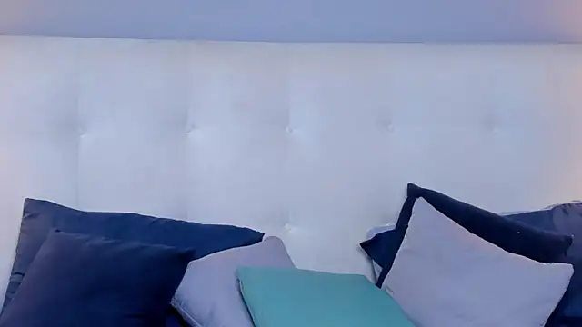 SaraaJhonsonn online show from February 10, 9:25 pm