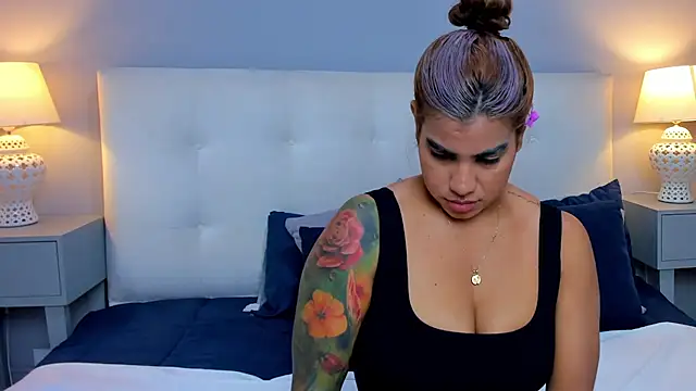 SaraaJhonsonn online show from October 2, 4:03 pm