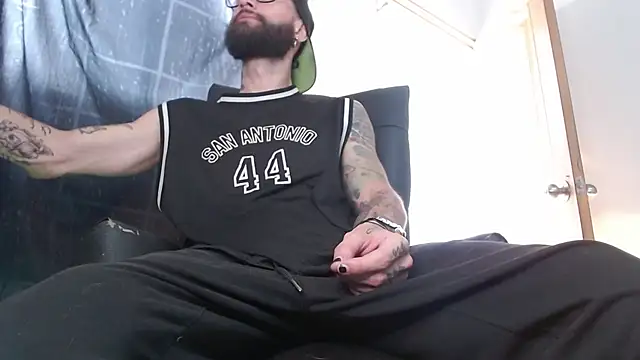 Snapshot of ren_stipee chatting on February 23, 8:44 pm ren stipee online show from February 23, 8:44 pm