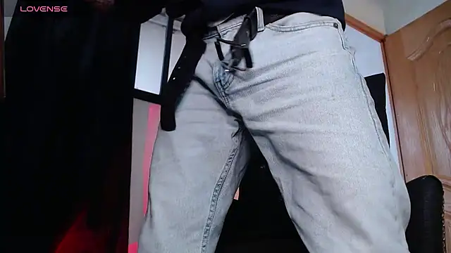 Snapshot of ren_stipee chatting on February 28, 10:06 pm ren stipee online show from February 28, 10:06 pm