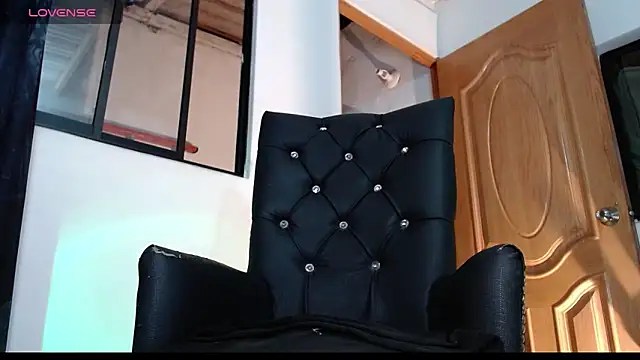 Snapshot of ren_stipee chatting on March 13, 11:27 pm ren stipee online show from March 13, 11:27 pm