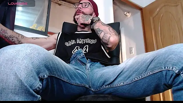 Snapshot of ren_stipee chatting on March 15, 6:14 am ren stipee online show from March 15, 6:14 am