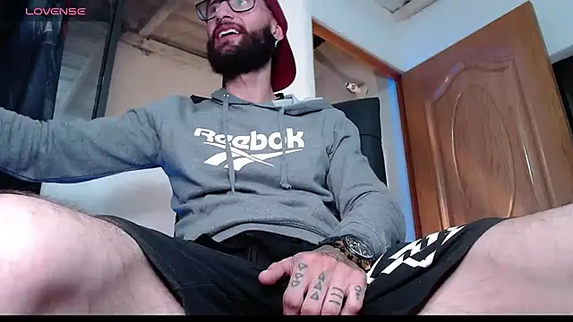 Snapshot of ren_stipee chatting on March 18, 1:10 am ren stipee online show from March 18, 1:10 am