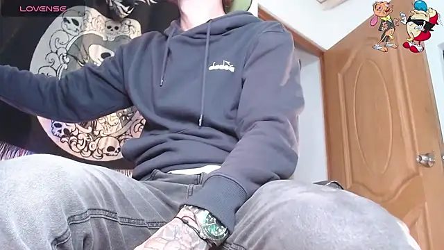 Snapshot of ren_stipee chatting on October 11, 12:21 am ren stipee online show from October 11, 12:21 am