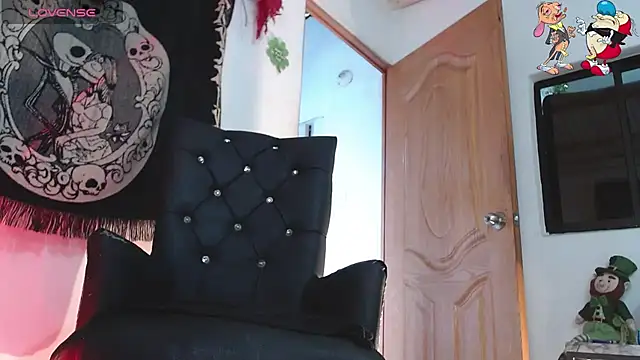 Snapshot of ren_stipee chatting on October 18, 10:10 pm ren stipee online show from October 18, 10:10 pm