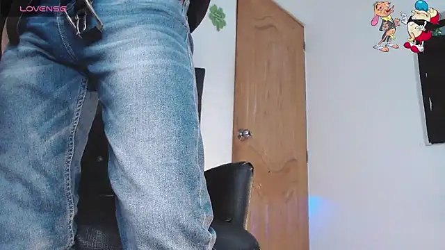 Snapshot of ren_stipee chatting on November 4, 11:37 pm ren stipee online show from November 4, 11:37 pm