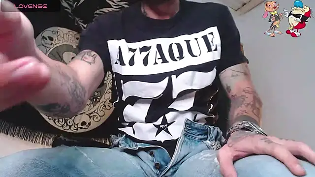 Snapshot of ren_stipee chatting on November 13, 9:14 pm ren stipee online show from November 13, 9:14 pm