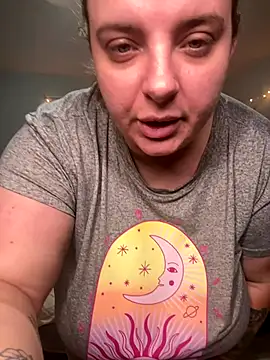 lairarose online show from November 12, 1:44 pm