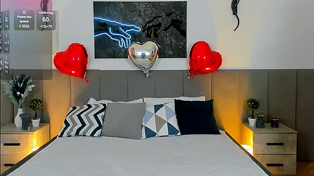 Snapshot of MiaBecky chatting on February 12, 5:26 am MiaBecky online show from February 12, 5:26 am