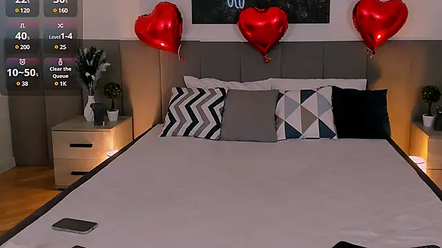 Snapshot of MiaBecky chatting on February 13, 5:26 am MiaBecky online show from February 13, 5:26 am