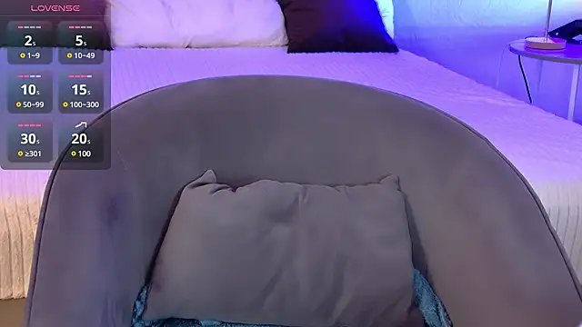 Snapshot of MiaBecky chatting on March 16, 5:25 am MiaBecky online show from March 16, 5:25 am