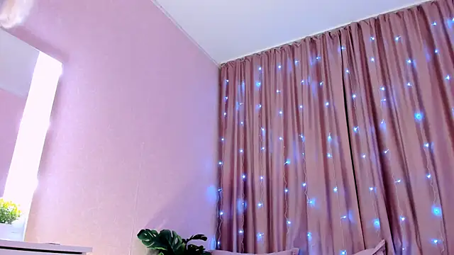 Snapshot of Elis_miracle chatting on December 26, 11:10 am Elis miracle online show from December 26, 11:10 am