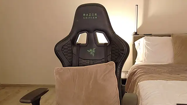 joycesilver online show from September 17, 9:11 am