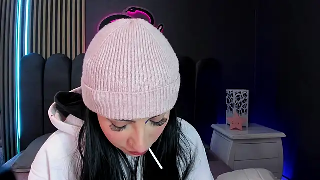 Nicolette ks  online show from May 23, 5:34 am