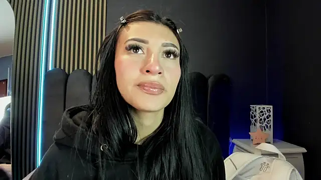 Nicolette ks  online show from June 9, 4:35 am