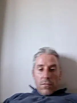 Snapshot of dedalus84 chatting on April 8, 4:29 pm dedalus84 online show from April 8, 4:29 pm