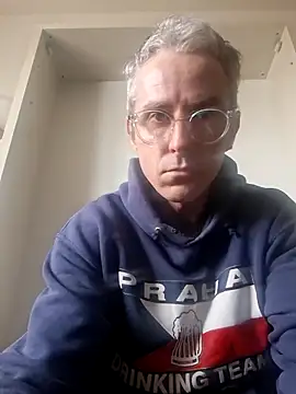 Snapshot of dedalus84 chatting on April 15, 12:01 pm dedalus84 online show from April 15, 12:01 pm