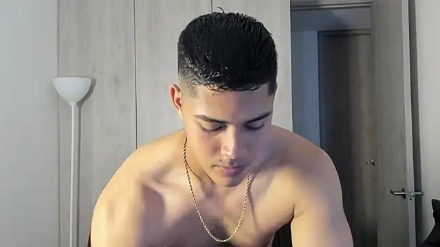 Snapshot of Iamdylan777 chatting on October 11, 7:12 pm Iamdylan777 online show from October 11, 7:12 pm