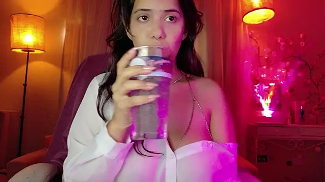 AllisonCatUwU online show from June 14, 3:25 pm